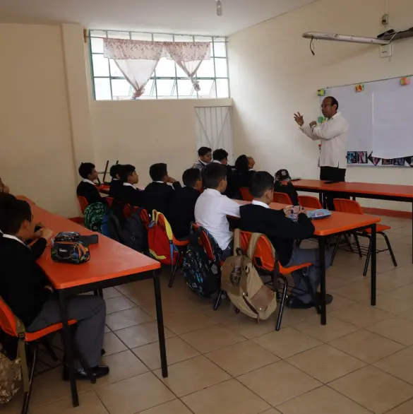 Un maestro, 28 alumnos: los estados con mayor carga docente en México