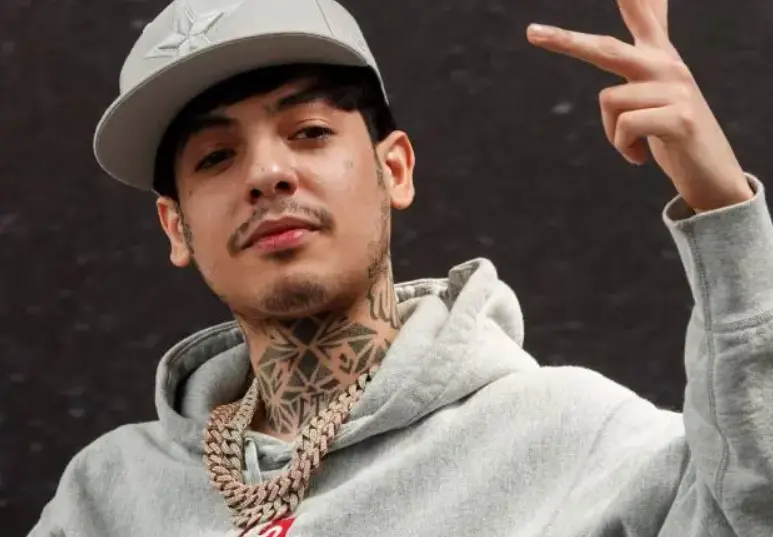 El "Rey de los Corridos Tumbados", se encuentra en medio de una nueva polémica. X.