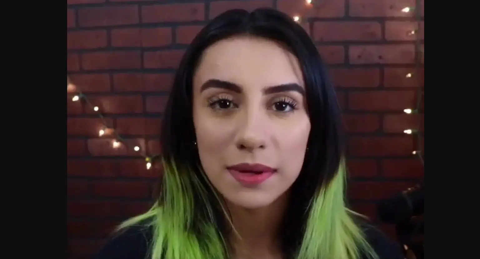 Marcela Aguirre nació el 6 de octubre de 2001 en Mexicali, Baja California.