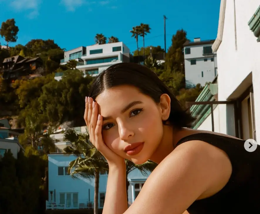 Tiene 21 años y es la menor de los hijos de Pepe Aguilar. Comenzó su carrera musical a los 9 años y está casada con el cantante Christian Nodal.