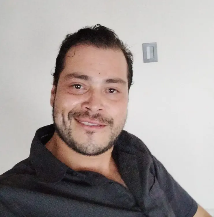 El abogado sostiene que su nombre ha sido manipulado, incluso cambiándolo a "Francisco Javier". Facebook.