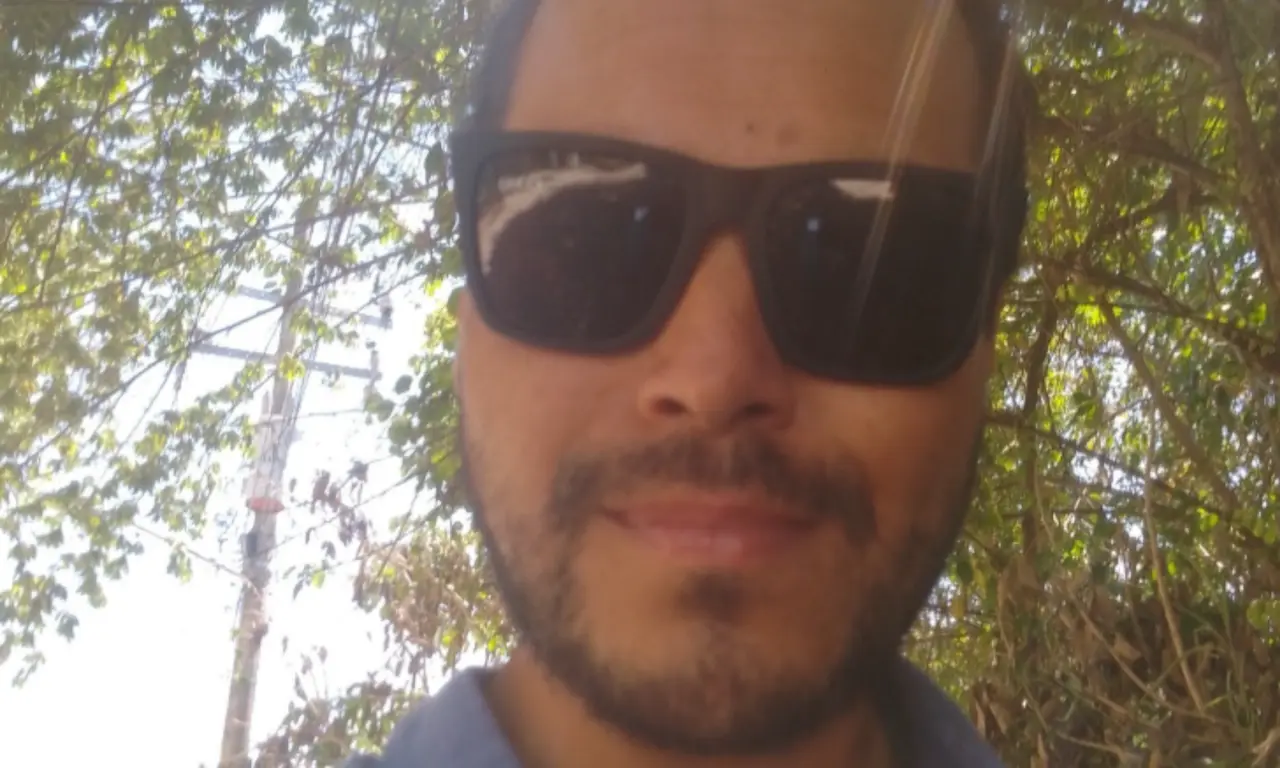  El abogado aclara que se trata de una usurpación de identidad, un problema que asegura ya ha enfrentado en ocasiones anteriores. 