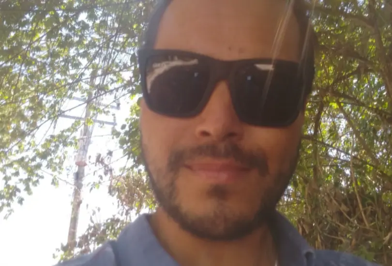 El abogado aclara que se trata de una usurpación de identidad, un problema que asegura ya ha enfrentado en ocasiones anteriores.