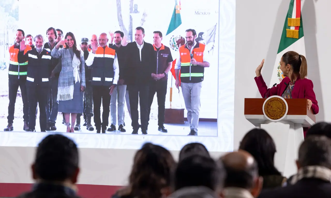  Sheinbaum y Libia García dan banderazo a obras del tren Querétaro Irapuato. 