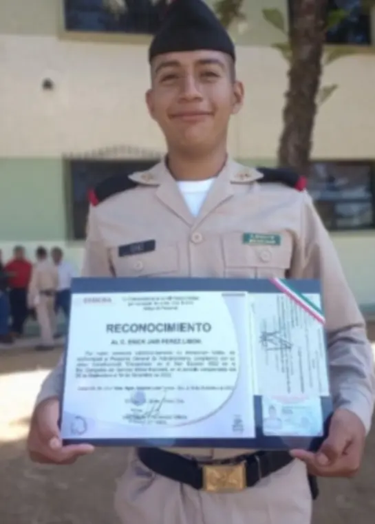 Erick perteneció a la Guardia Nacional por un tiempo. X.
