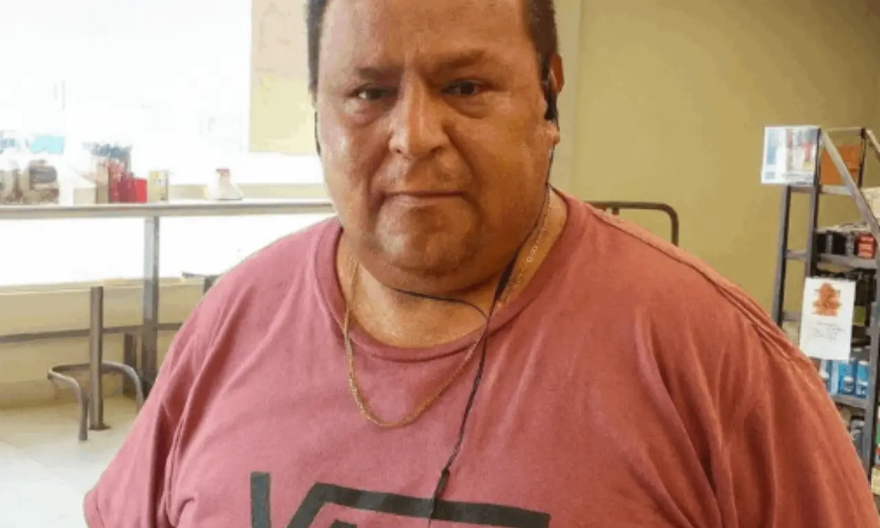  La dependencia indicó que tras analizar videos y entrevistar a testigos no se encontró evidencia de que alguien hubiera manipulado la bebida del hombre. 