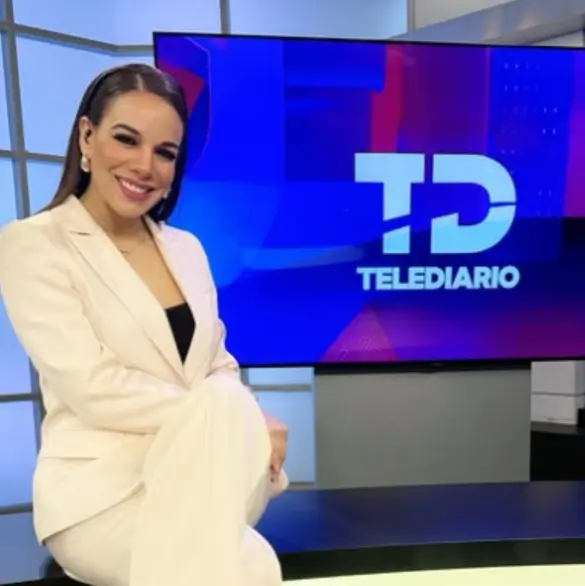 ¿Quién era Débora Estrella, la conductora de TV que murió en el accidente de la avioneta?