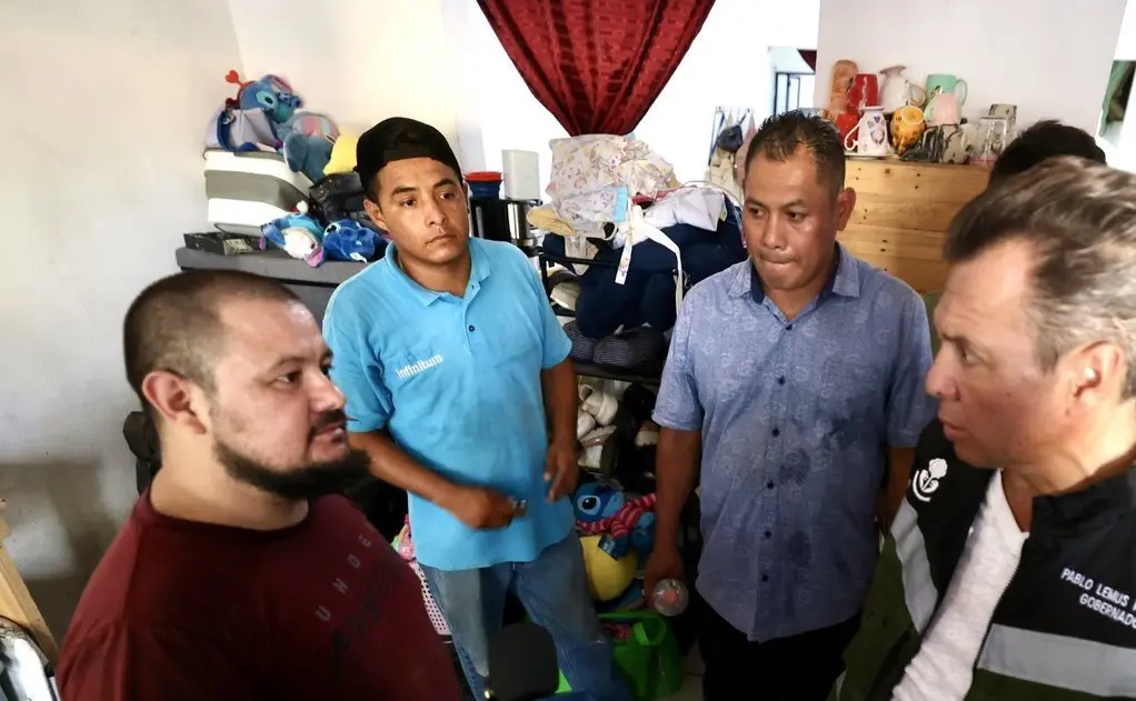 Pablo Lemus supervisa trabajos de limpieza y atención a familias damnificadas Cortesía
