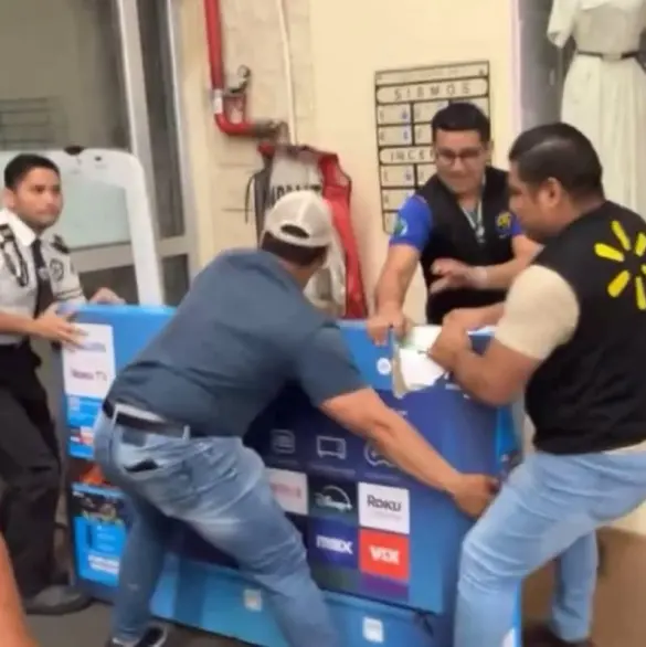 Walmart en la mira por error de precios: pantallas en 299 pesos generan caos
