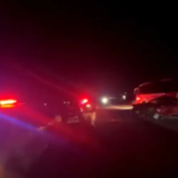 "Son mis hijos": Reportero en Puebla cubre accidente y rompe en llanto en vivo al descubrir a su familia