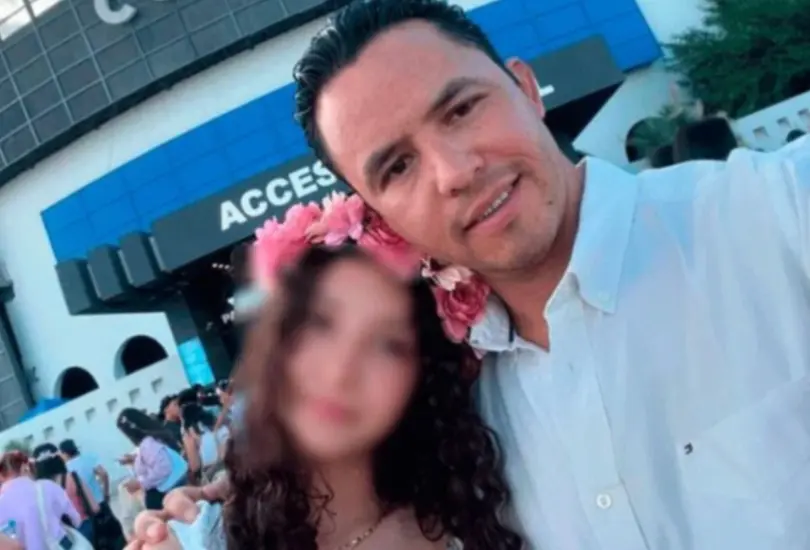 De acuerdo con el testimonio de Carlos Arellano, descubrió en el funeral que su hija presentaba cicatrices de una mamoplastia.