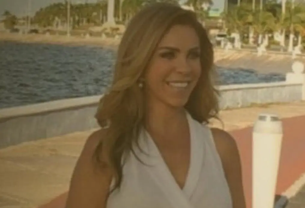 En 1995 debutó a nivel nacional en TV Azteca con 'Ciudad desnuda', donde compartió pantalla con Eduardo Blancas.<br>