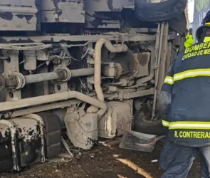 "Iba a toda velocidad": camión de pasajeros vuelca en Zaragoza y deja cinco heridos