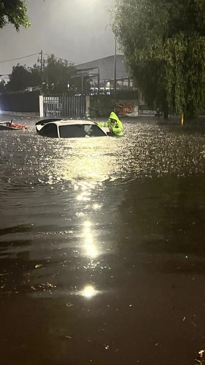 Severas inundaciones en CDMX @VeroTeigeiro