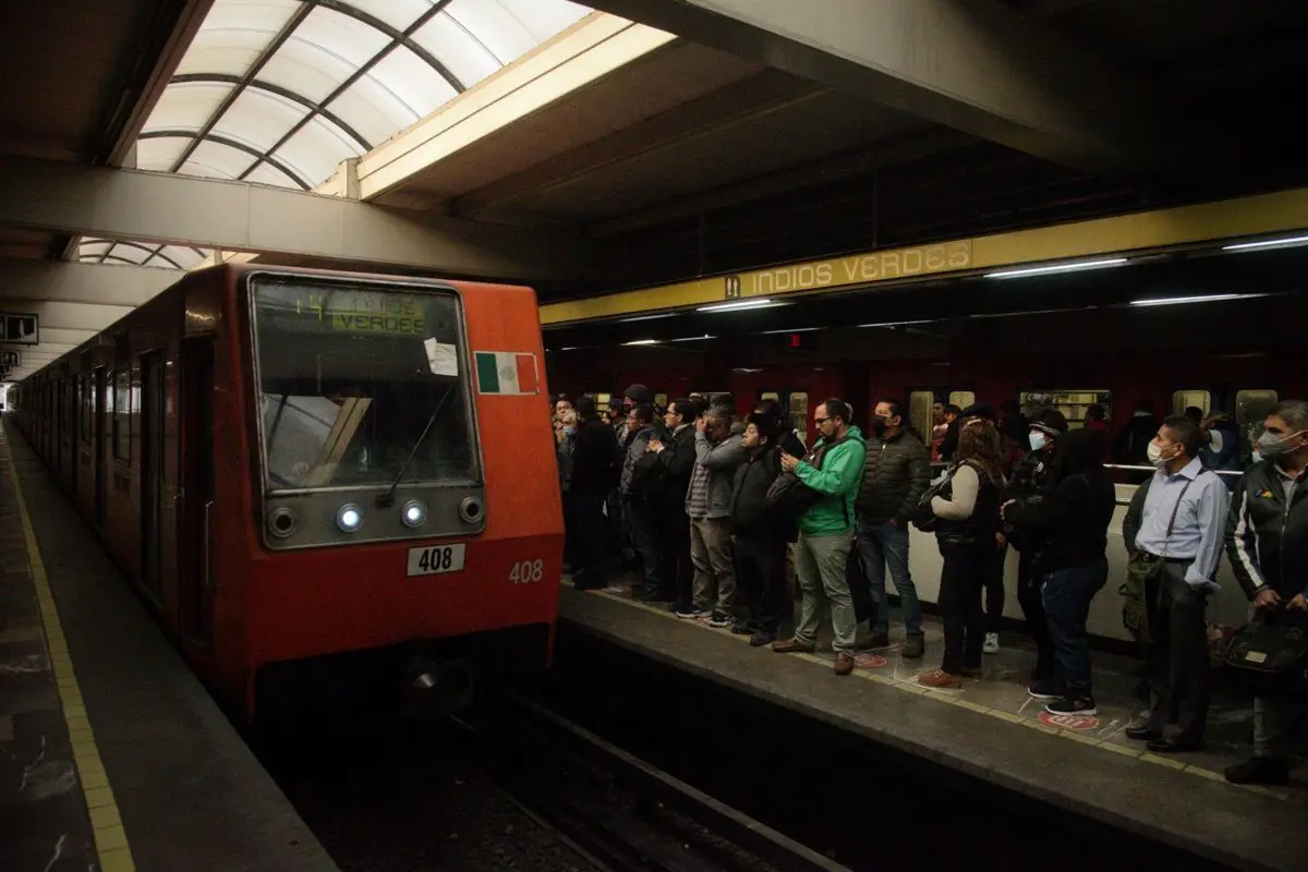 De acuerdo con especialistas, la extensión del tramo de la Línea 3 hace probable que los trabajos duren más de un año, lo que significa que la reapertura total podría ocurrir hacia 2028. Cuartoscuro.