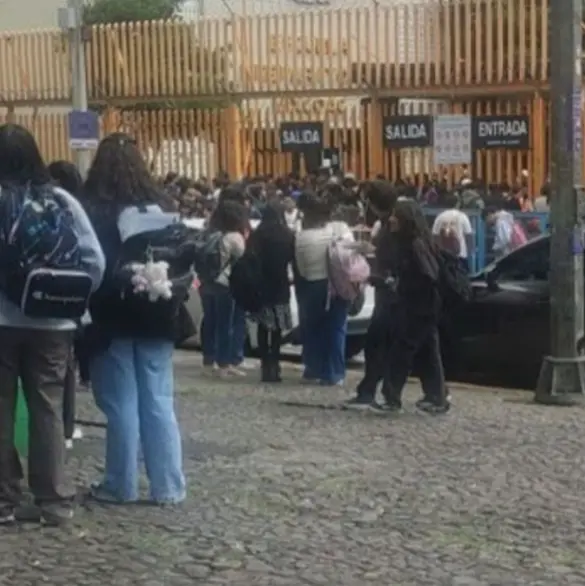Desalojan Prepa 8 de la UNAM por presunta amenaza de bomba; esto se sabe