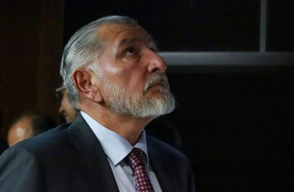 Adán Augusto defiende que su fortuna proviene de herencias y servicios notariales. Especial