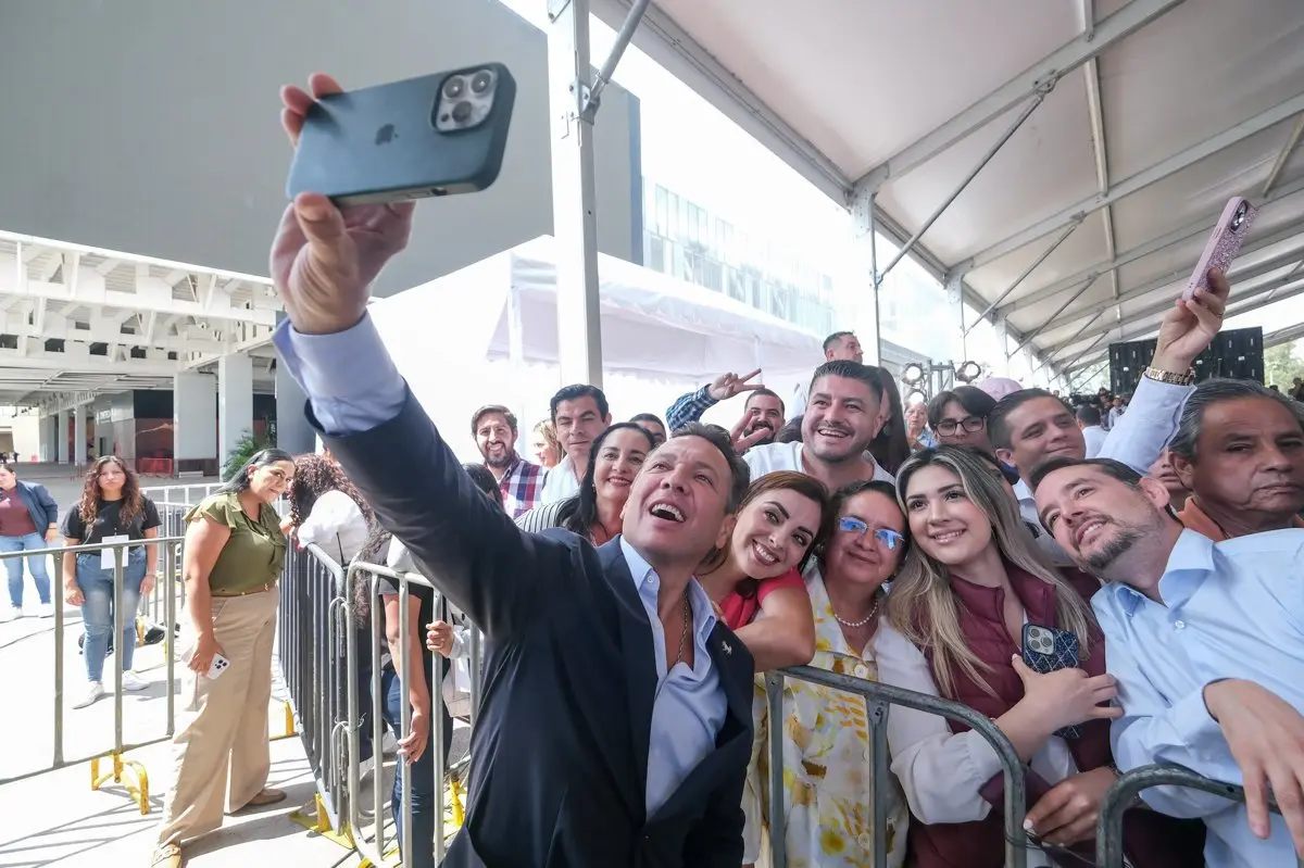 Pablo Lemus asegura que abucheos en evento de Sheinbaum fue un montaje @PabloLemusN