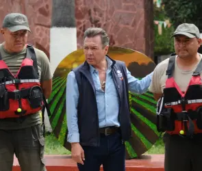 Pablo Lemus recorre Tototlán tras inundaciones