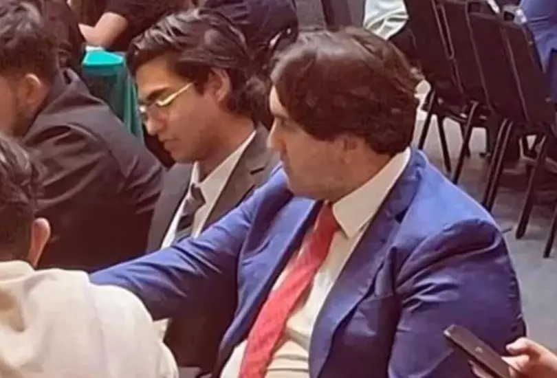 Jesús Ernesto fue visto en un evento organizado por el Senado de la República.