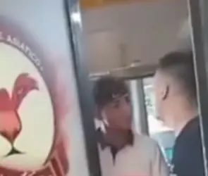 Madre confronta a jefes chinos que maltrataban a su hijo