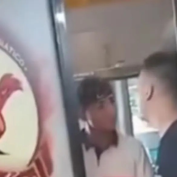 Madre confronta a jefes chinos que maltrataban a su hijo