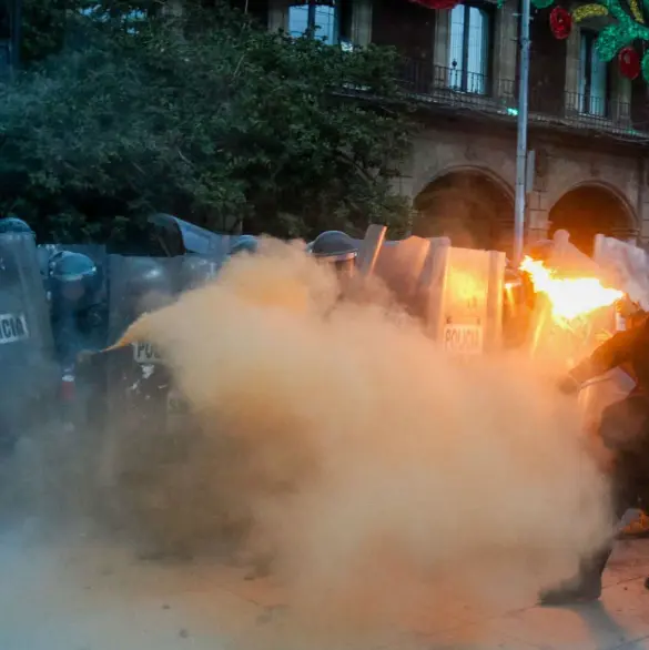 "Nos aventaron hasta heces fecales": CDMX otorgará reconocimiento y bono a policías agredidos en marcha del 2 de octubre