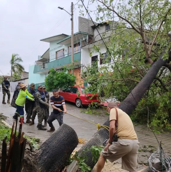Alertan por Priscilla: se convierte en huracán y amenaza con lluvias torrenciales en estos estados 