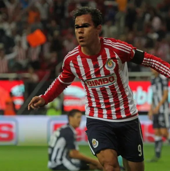 Detienen a Omar Bravo, exjugador de las Chivas, por presunto abuso infantil agravado
