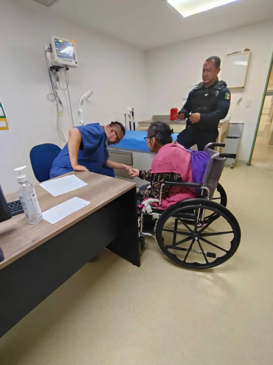Abandonan a abuelita en IMSS San Juan del Río Secretaría de Seguridad Pública Municipal, San Juan del Río