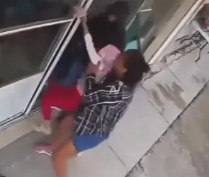 Se llevan a dos niños en segundos: video del presunto secuestro en lavandería de Ixtlahuaca