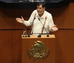 Gerardo Fernández Noroña viaja en jet privado a Coahuila y desata críticas por romper con la austeridad de Morena