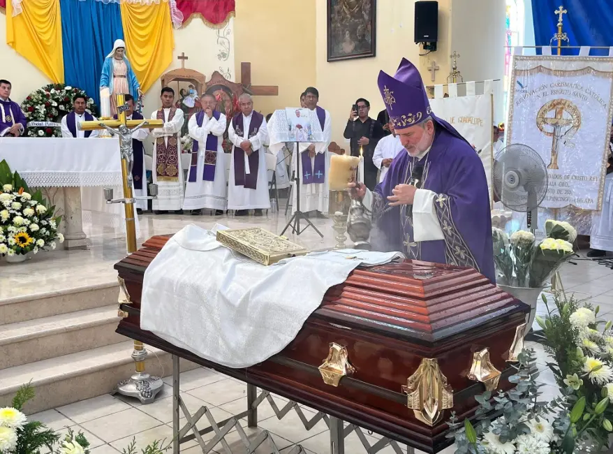 Este martes se realizó la misa de cuerpo presente celebrada en la parroquia de San Cristóbal, en Mezcala. Facebook.