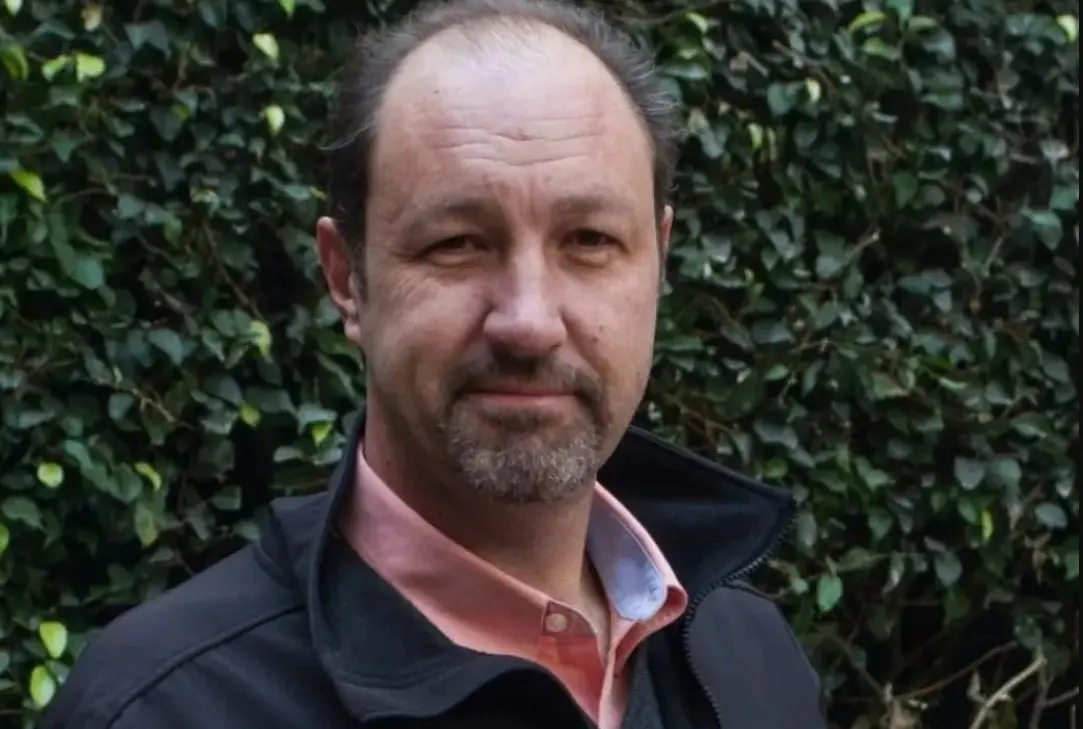 Ahora tiene 56 a&ntilde;os y es padre de dos hijos. Ha trabajado en series como 'Pena ajena' y 'El Junior: El Mirrey de los Capos'.