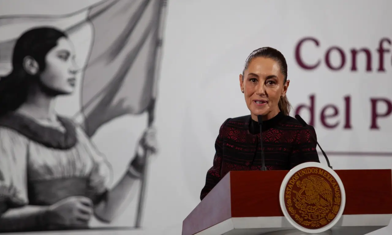  Sheinbaum marca distancia del vuelo privado de Noroña 