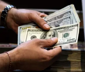 Peso mexicano pierde terreno frente al dólar este 10 de octubre