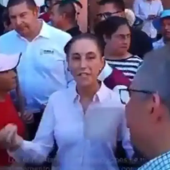 "Yo prefiero creerle a la gente": Sheinbaum da regañiza a alcalde de Huauchinango tras quejas de damnificados