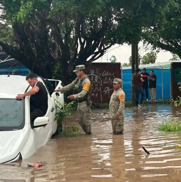 Pablo Lemus despliega helicóptero y coordina apoyo a damnificados tras tormenta en Puerto Vallarta