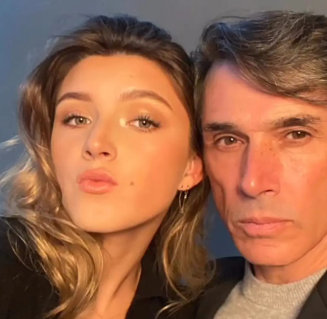 Sergio tiene una media hermana llamada Antonia Mayer Camil, quien tambi&eacute;n ha incursionado como actriz y modelo.
