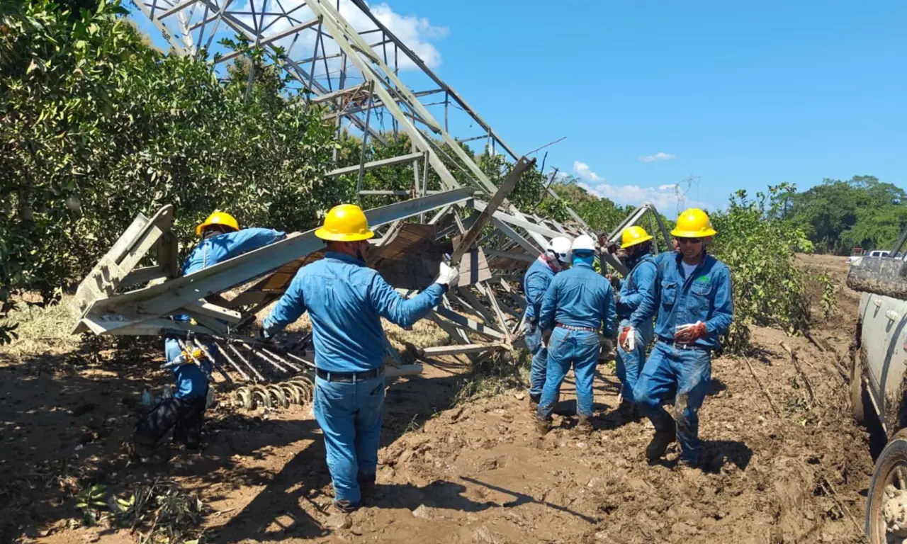  CFE distribuirá 13 mil chips gratuitos para restablecer la comunicación tras inundaciones en México 