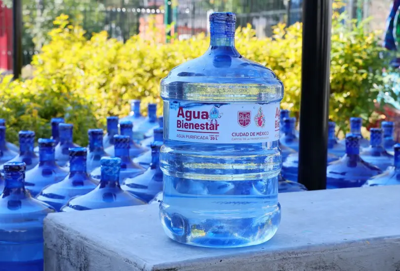 Un garrafón de agua puede costar entre 15 y 50 pesos, un gasto que afecta a los hogares con ingresos limitados. Un garrafón de agua puede costar entre 15 y 50 pesos, un gasto que afecta a los hogares con ingresos limitados.