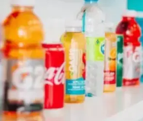 Adiós a los sueros baratos: estos electrolitos pagarán nuevo impuesto por no cumplir con la OMS