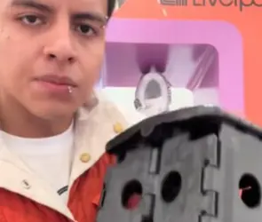 No puedes sentarte o hay represalias": Trabajador exhibe a Liverpool por obligarlo a estar de pie todo el turno