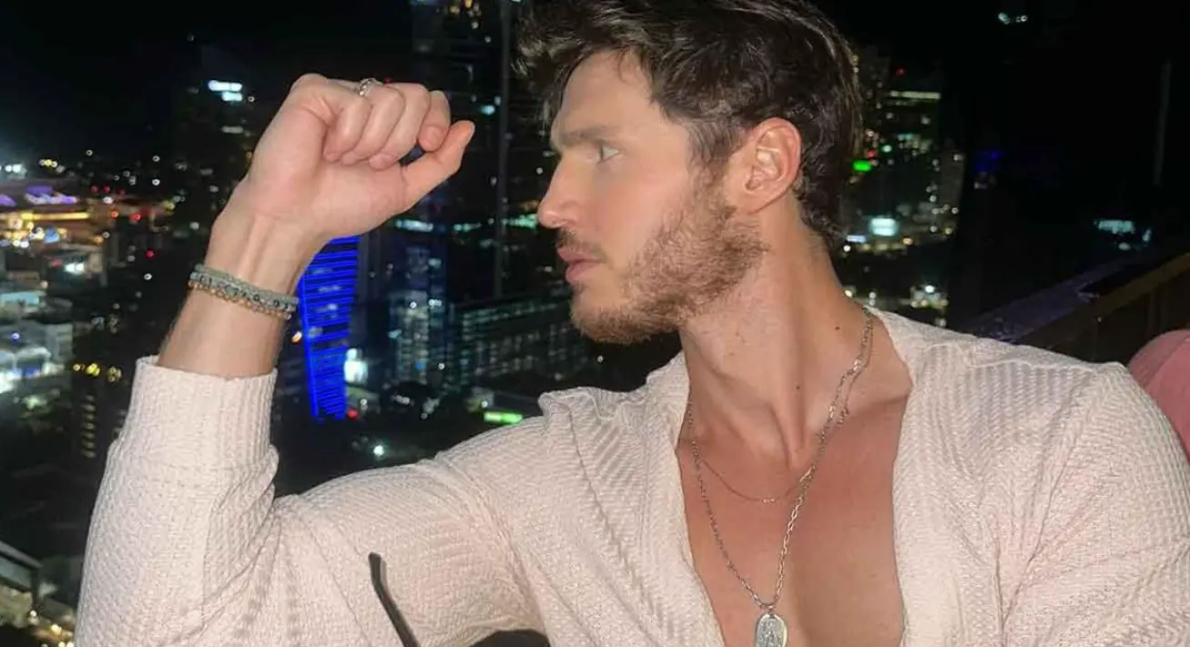  El cantante argentino grabó y difundió por unos pocos minutos el material registrado con su teléfono, luego lo eliminó. 