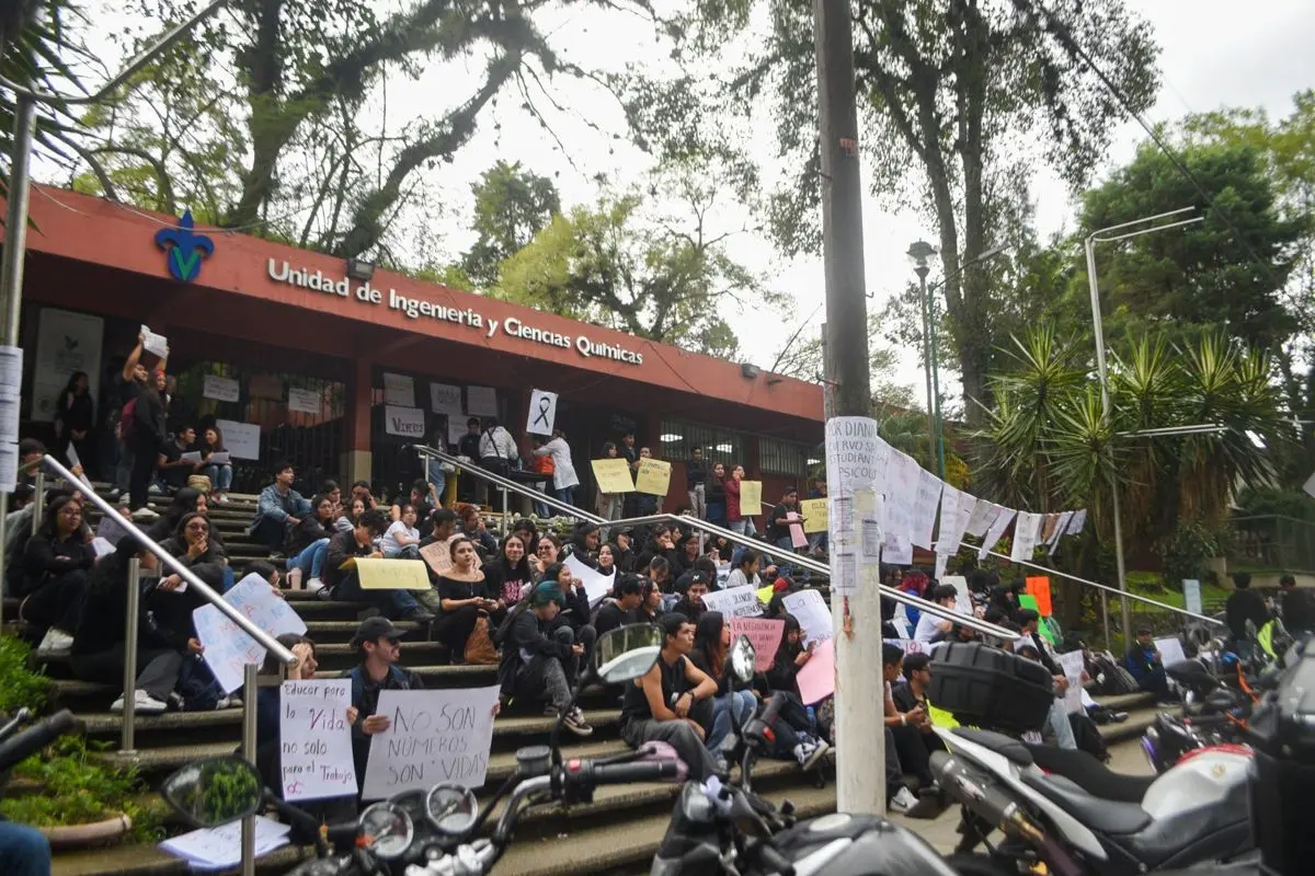 Estudiantes de la Universidad Veracruzana, en protesta. Cuartoscuro.