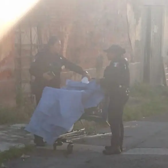 Momentos de terror: Hombre abandona el cuerpo de una mujer en un carrito de supermercado en Puebla