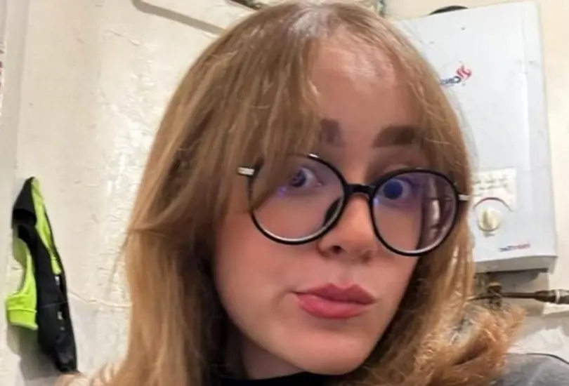 Andrea Holguín murió mientras se bañaba. Andrea Holguín murió mientras se bañaba.