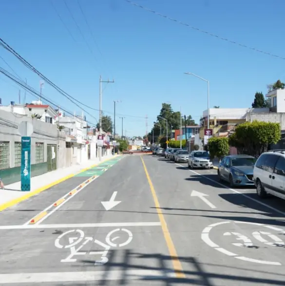 Modernizan la calle 8 Sur en Puebla con ciclovía y mejoras en infraestructura urbana