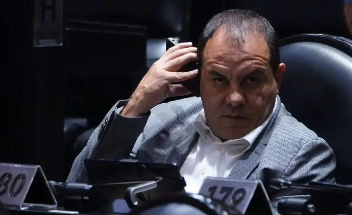  Cuauhtémoc Blanco dijo que asumirá las consecuencias tras ser captado jugando pádel en plena sesión de diputados.
 