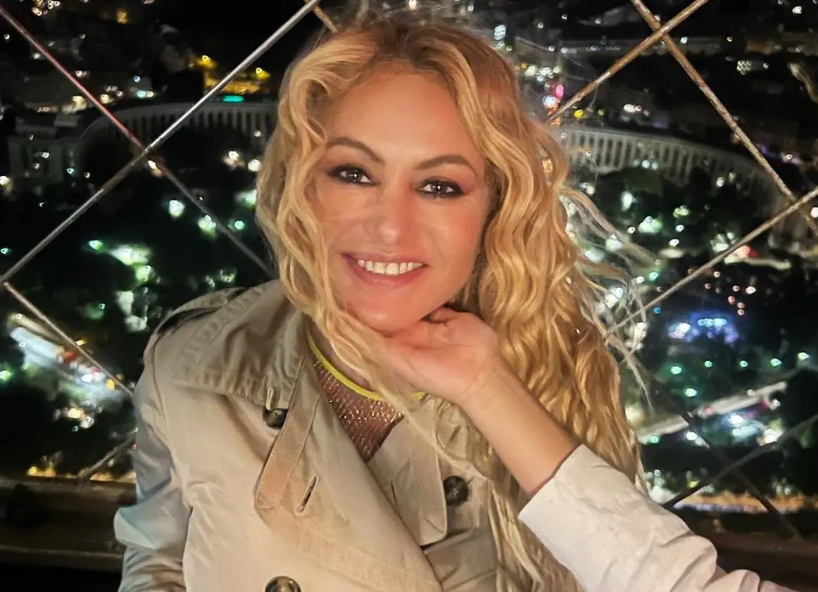 Ahora tiene 54 años y es madre de dos hijos. Fue de las integrantes de Timbiriche que más éxito tuvo como solista y sigue activa en la televisión como jueza en programas de talento. Ahora tiene 54 años y es madre de dos hijos. Fue de las integrantes de Timbiriche que más éxito tuvo como solista y sigue activa en la televisión como jueza en programas de talento.